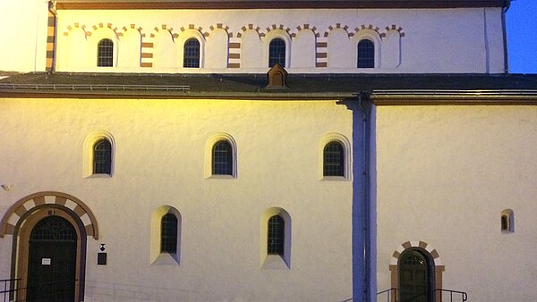 Seitenfront der Johanniskirche am Abend Blick auf die Seitenfront der Johanniskirche am Abend