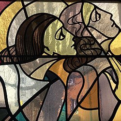 Teil eines bleiverglasten Fensters in St. Barbara