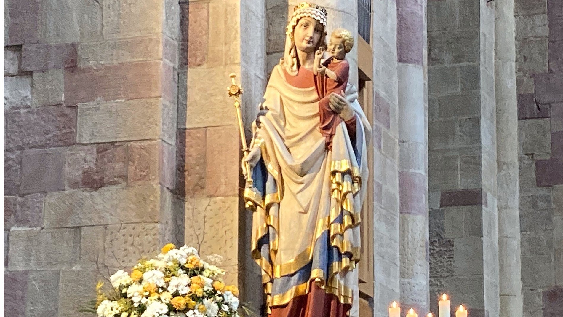 Maria mit dem Kind im Mariendom zu Speyer