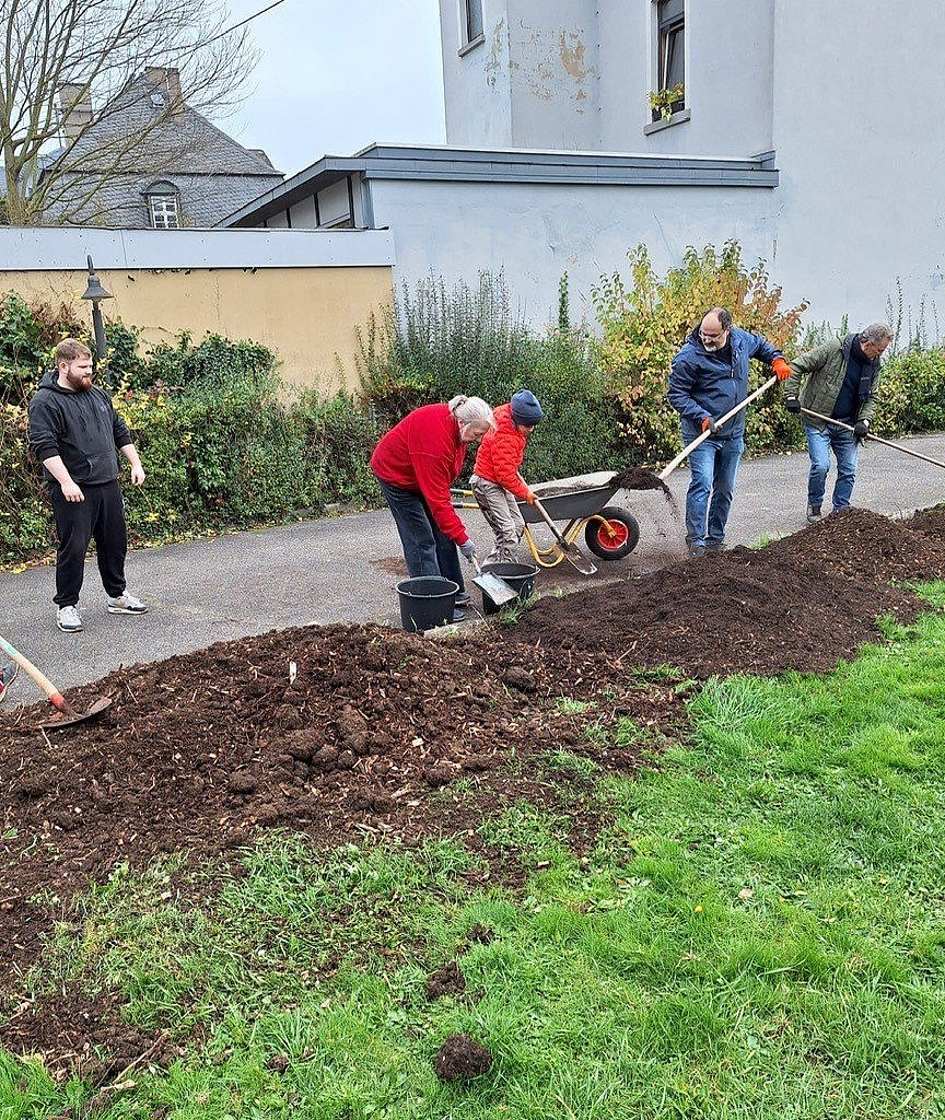 Rindenmulch Verteilen