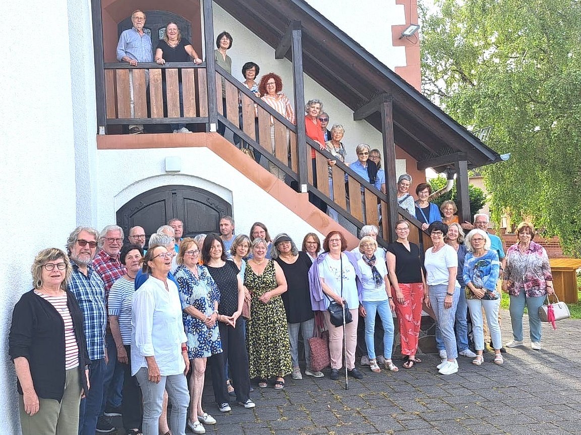 Gruppenbild des Barbarachors und VocalSound