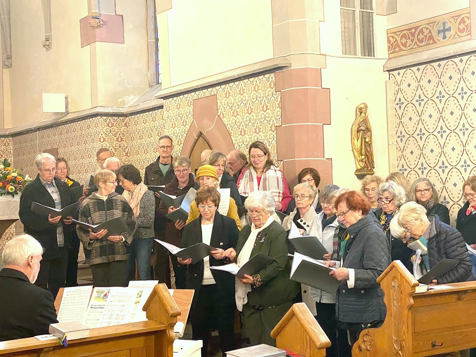 Der Barbarachor bei der Aufstellung in der Allerheiligenbergkapelle am 1. November 2024