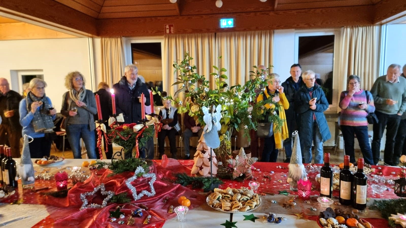 Feier des Barbaratags im Gemeindehaus bei reichlich gedecktem Tisch