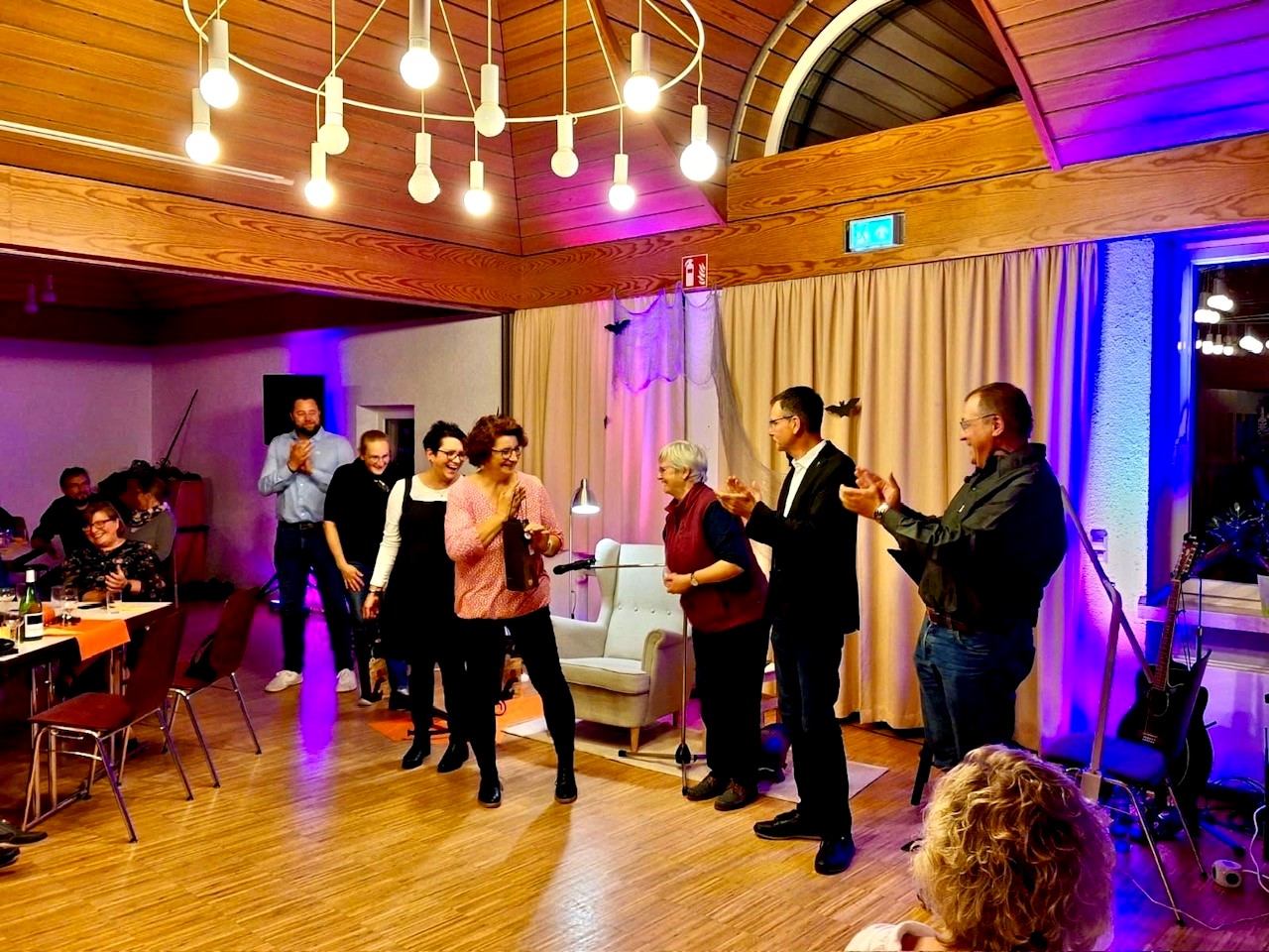  Übergabe von Geschenken an die Vorleser